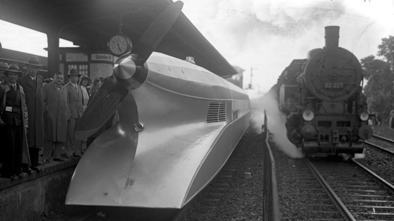 Illustration for article titled The Ten Coolest Trains Ever Built